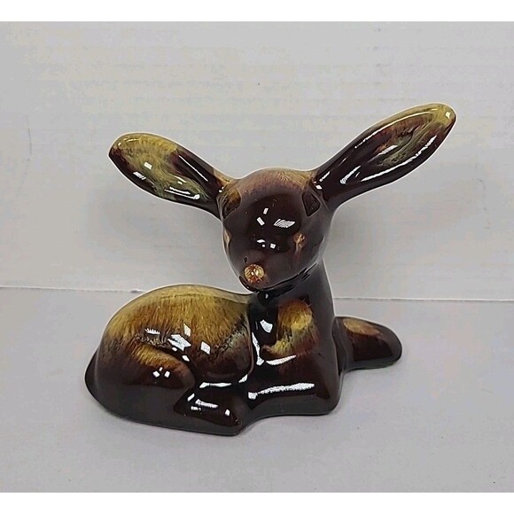 Blue Mountain Collection Canadian Resting Fawn Ceramic Figurine - Picture 1 of 7